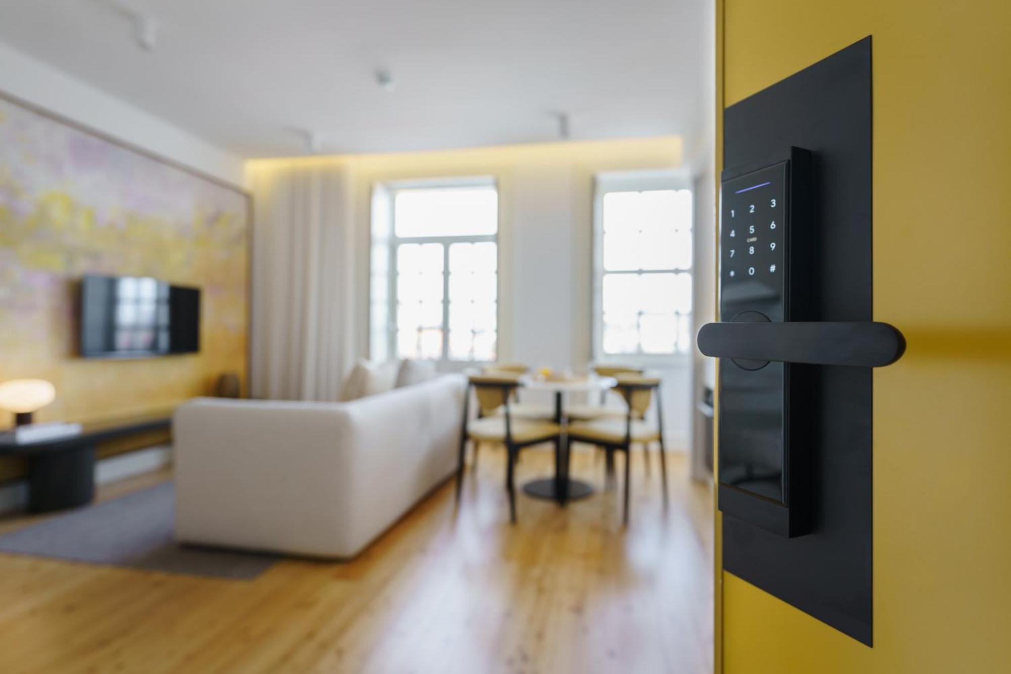 Feel Porto Clerigos Charm Flats Lägenhet Exteriör bild